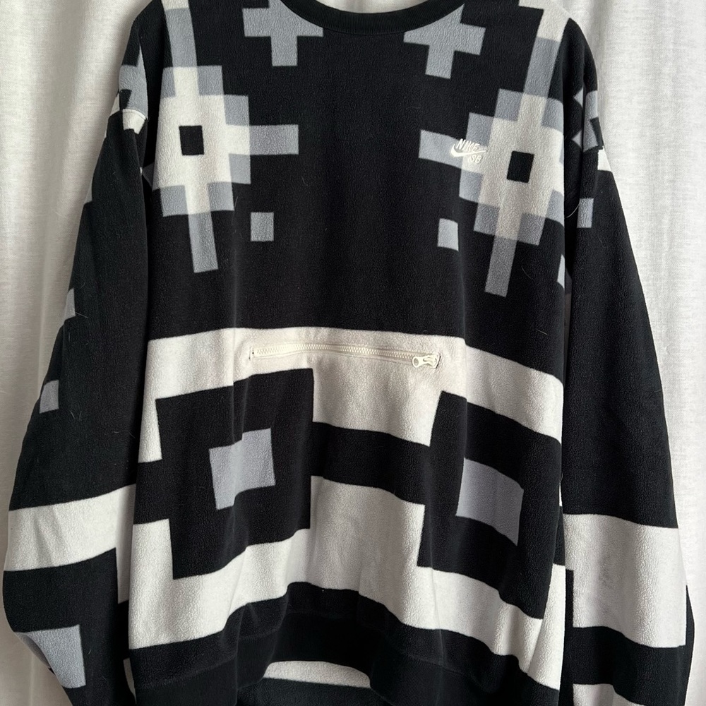 nike crewneck